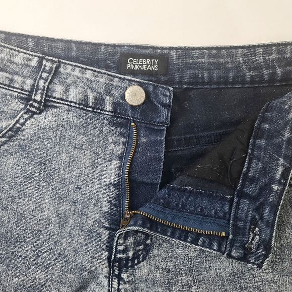 Celebrity Pink Size 11 Black Acid Wash Rolled Hem Shorts - Picture 3 of 4
